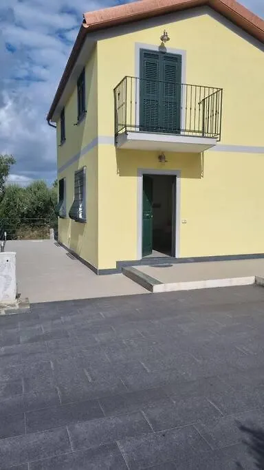 Villetta Con Giardino Janov Vila